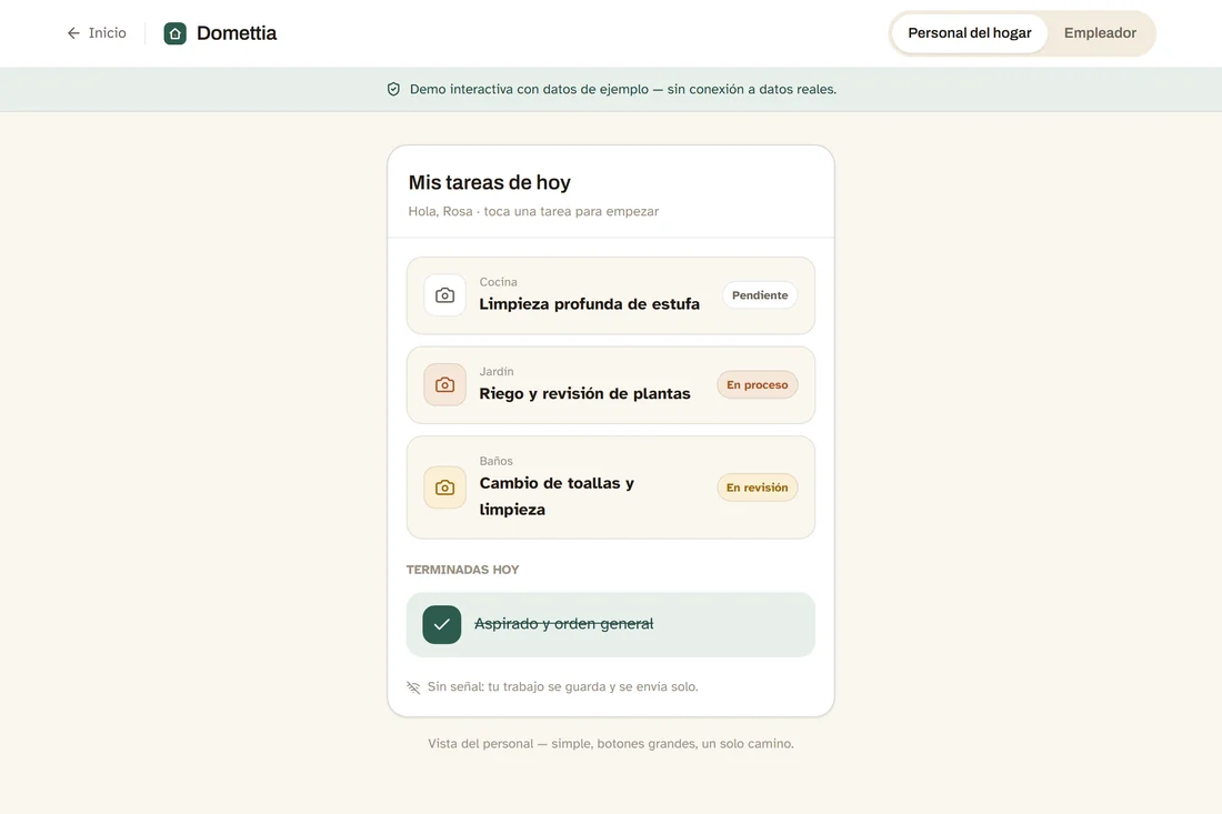 Pantalla de Domettia: lista de tareas del día para el personal del hogar, con estados pendiente, en proceso y en revisión.